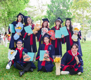 Ai phù hợp với lộ trình Cử nhân Anh Quốc UKB toàn phần tại UEL?