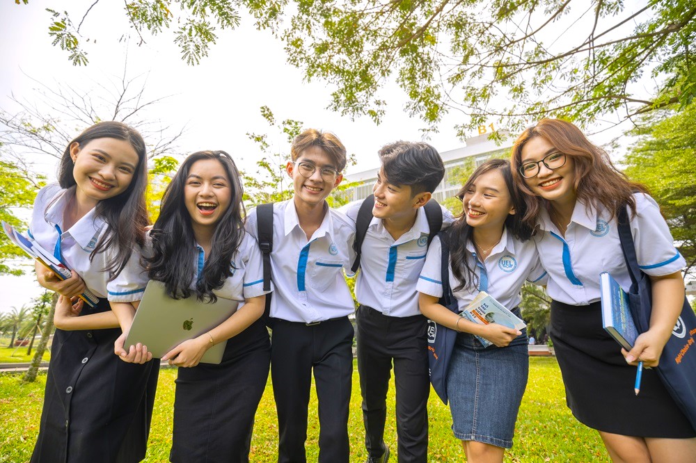 Học sinh theo học chương trình Cử nhân Anh Quốc UKB